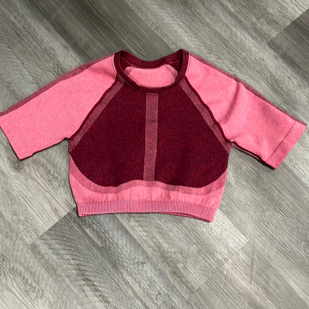 Fabletics Workout Top- Like New- Size Medium- PRICE FIRM